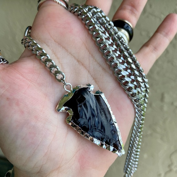 Thick stainless steel chocker obsidian arrow charm - Picture 9 of 13